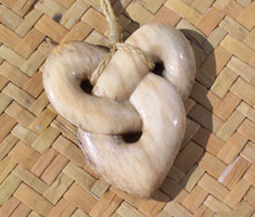Celtic Heart (whalebone)